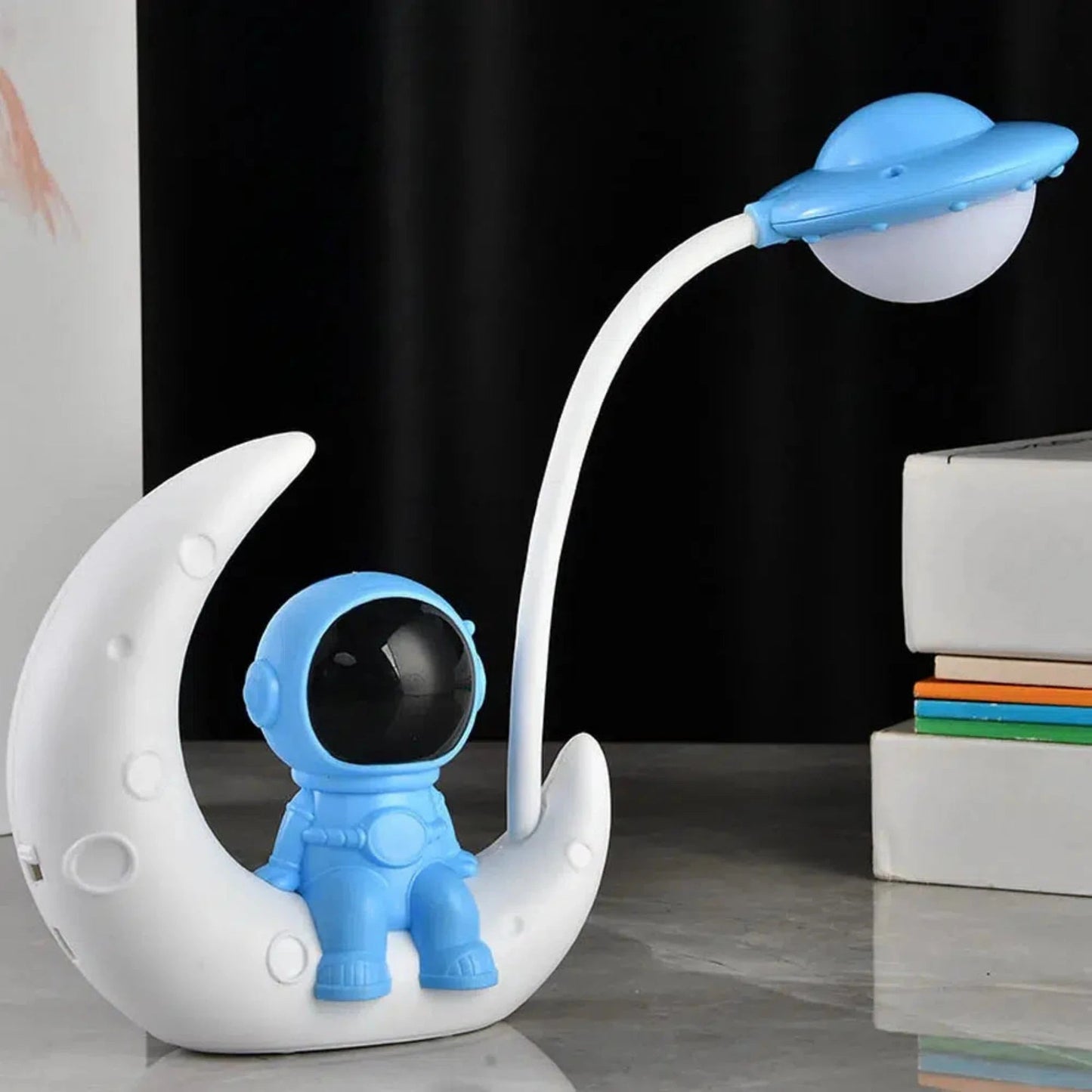 Astronaut Nachtlicht - LED Schreibtischlampe mit Stiftehalter - Nachtlicht Kinder