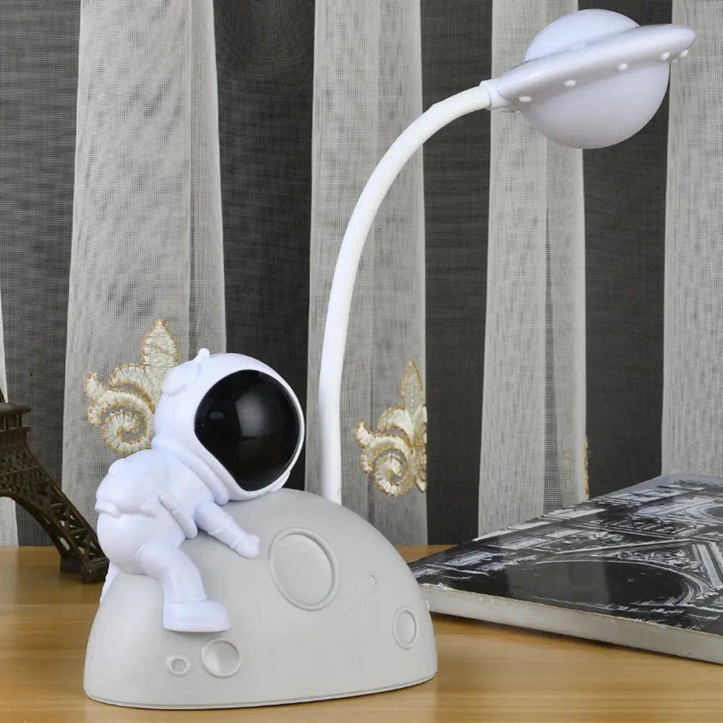 Astronaut Nachtlicht - LED Schreibtischlampe mit Stiftehalter - Nachtlicht Kinder